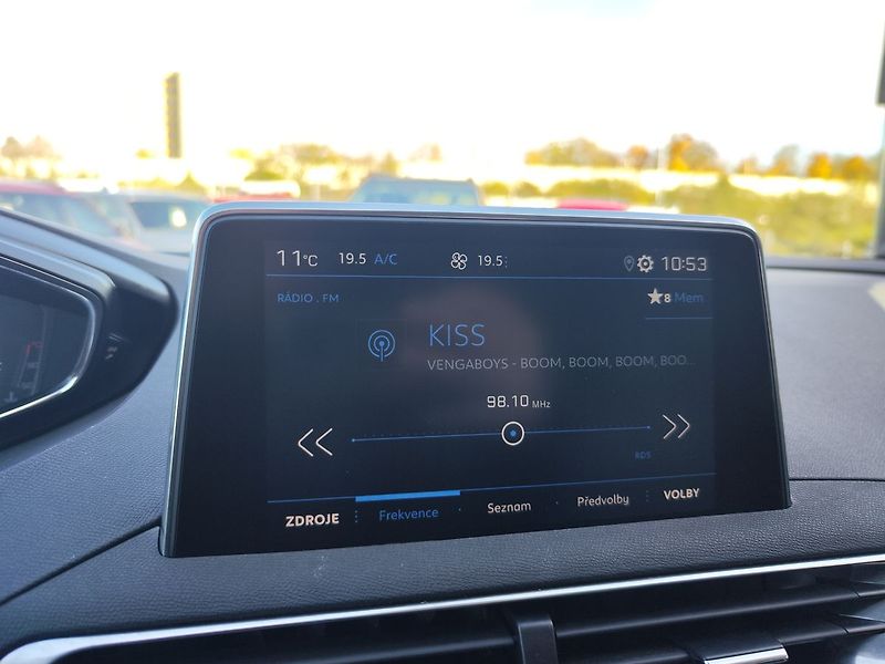 Peugeot 5008 1.2 PureTech/96kW Allure AT - fotka 16 z 34