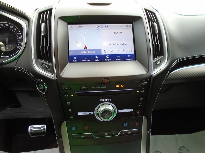 Ford Galaxy 2,0EcoBlue 140kW AWD Vignale  - fotka 23 z 50