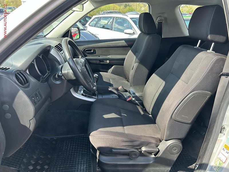 Suzuki Grand Vitara (2009) 1.6i, ČR - fotka 9 z 14
