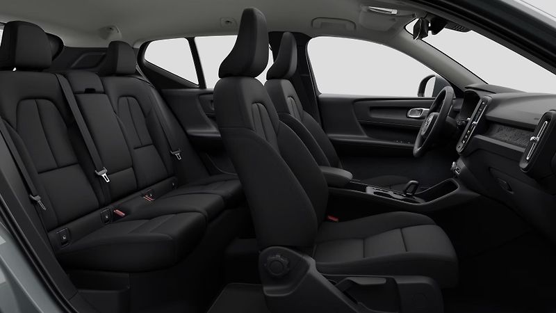 Volvo XC40 (2026) B3 AUT ESSENTIAL - fotka 4 z 11