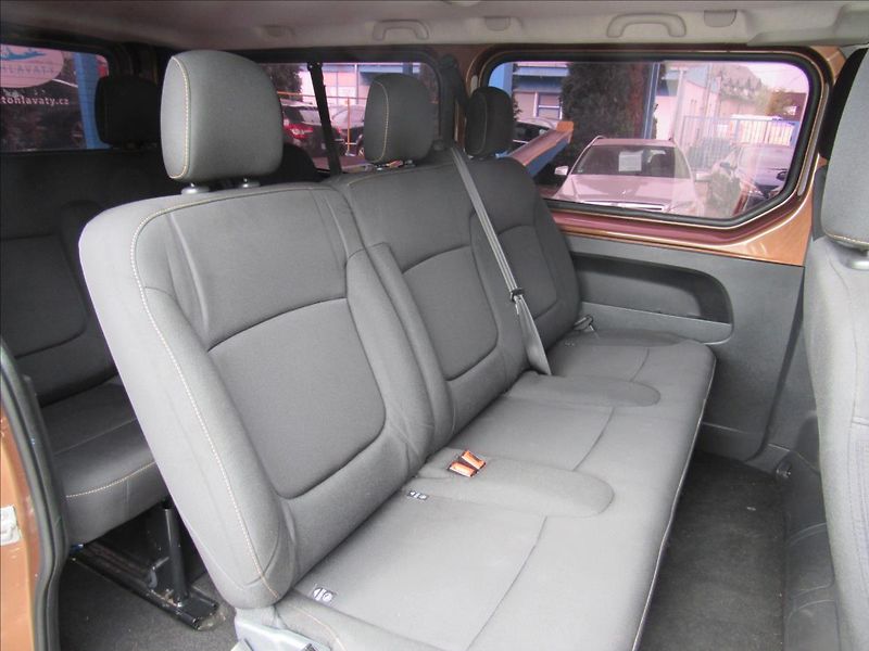 Renault Trafic 1,6 dCi 125 8 míst - fotka 10 z 27