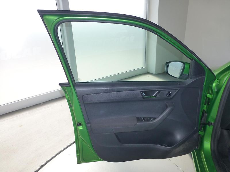 Škoda Fabia (2015) 1,2i-66KW*KLIMA**VYHŘ.SEDADLA* - fotka 9 z 26
