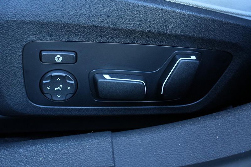 BMW M3 Competition xDrive, Ventilace - fotka 28 z 39