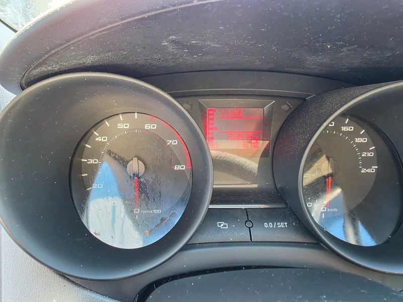 Seat Ibiza (2011) 1.4 i Rozvody - fotka 19 z 27
