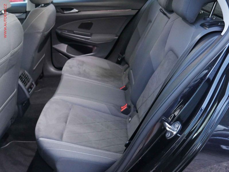 Volkswagen Golf (2021) 1.5TSi, ČR, DSG, LED - fotka 10 z 19