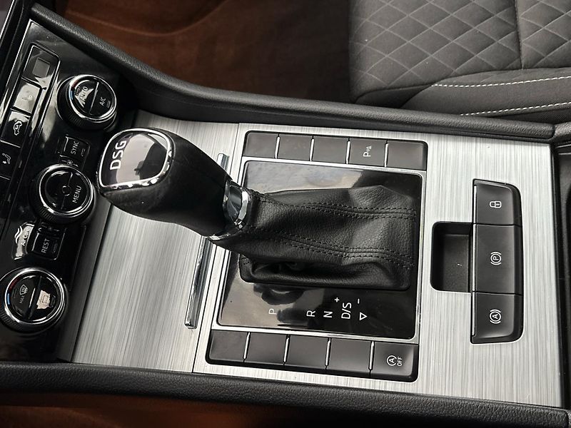 Škoda Superb Ambition DSG - fotka 20 z 28
