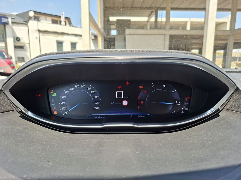 Peugeot 5008 ALLURE 1.5 BHDi 130k M6 - fotka 18 z 30