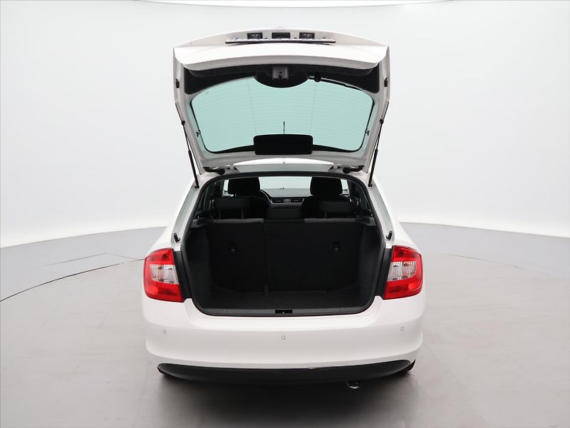 Škoda Rapid 1,2 TSI 77kW Elegance - fotka 9 z 28