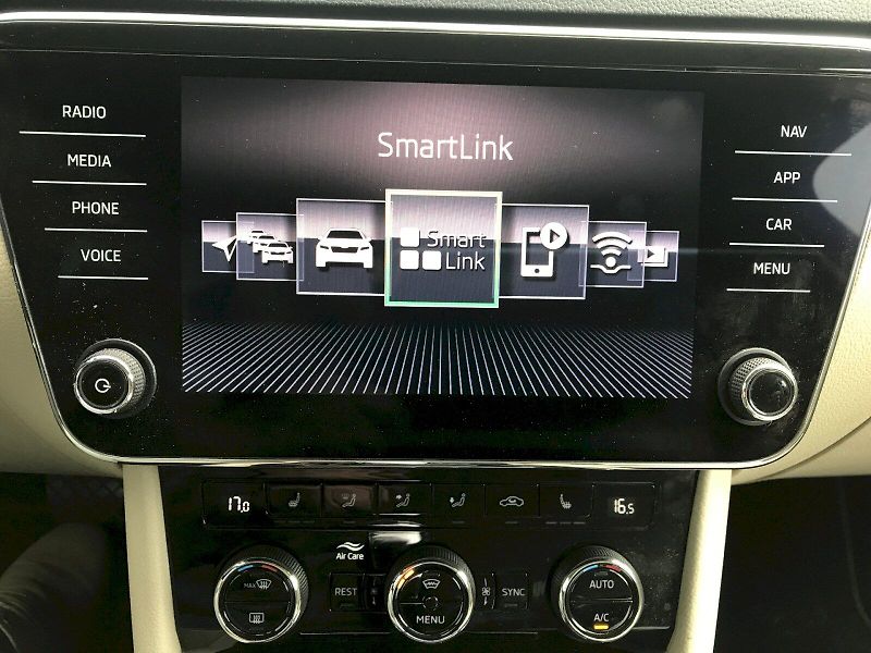 Škoda Superb (2019) Combi  L&K 4x4 2,0 TDI DSG - fotka 10 z 29