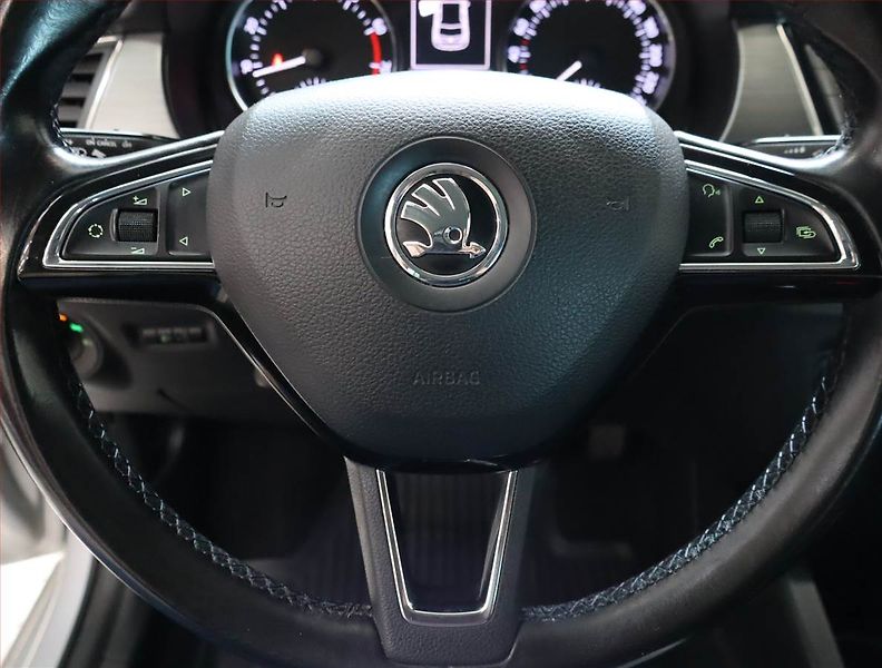 Škoda Fabia (2015) 1.2 TSI, Tempomat - fotka 12 z 18
