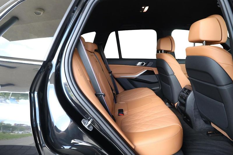 BMW X5 xDrive30d - fotka 6 z 31