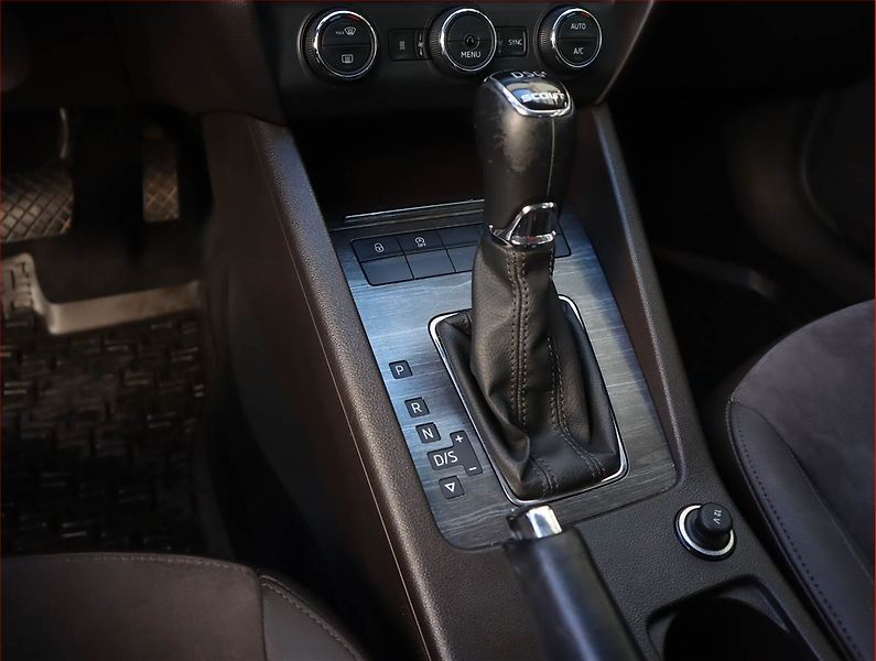 Škoda Octavia (2015) Scout 2.0 TDI, 4X4, Automat - fotka 13 z 20