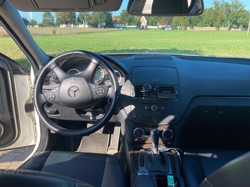 Mercedes-Benz Třídy C (2008) - fotka 6 z 7