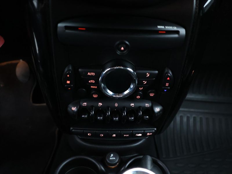 Mini One 1,6 D Countryman Tempo Klima - fotka 17 z 22