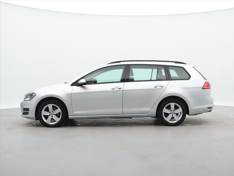 Volkswagen Golf 1,4 TSI 110kW Comfortline 1Maj - fotka 4 z 30