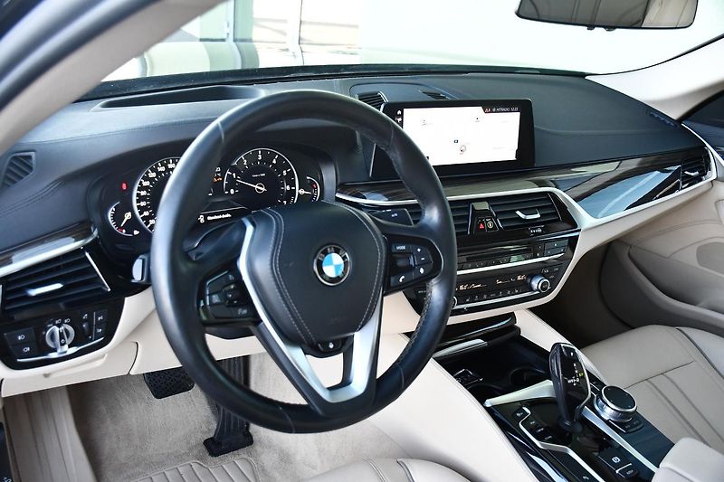 BMW Řada 5 540i xD LUXURY LINE HUD - fotka 15 z 35