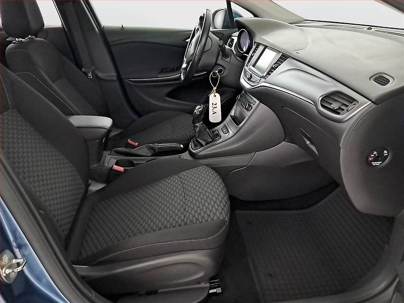 Opel Astra (2016) 1.6 CDTI, Tempomat - fotka 9 z 17