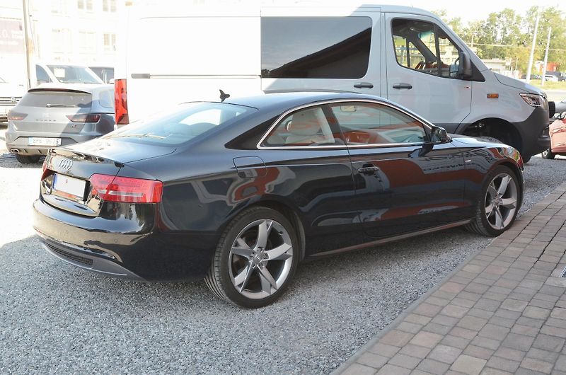 Audi A5 (2009) Coupe 2.0 TFSi 132kW S-LINE  - fotka 6 z 40