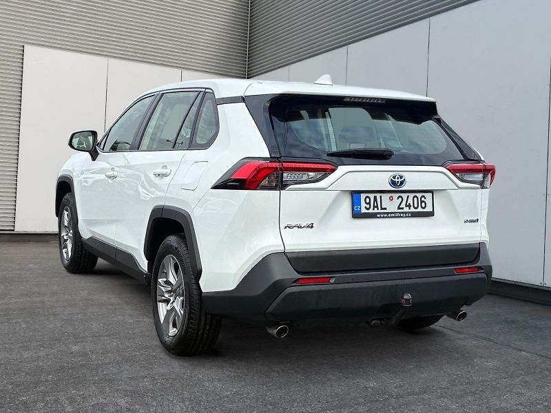 Toyota RAV4 (2022) ACTIVE 2.5HYBRID 131kW 4WD TAŽ - fotka 4 z 11