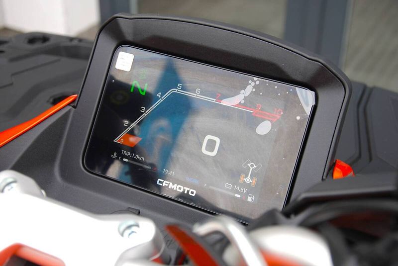CFMOTO Gladiator X850 (2026) G3 ORANGE - fotka 18 z 25