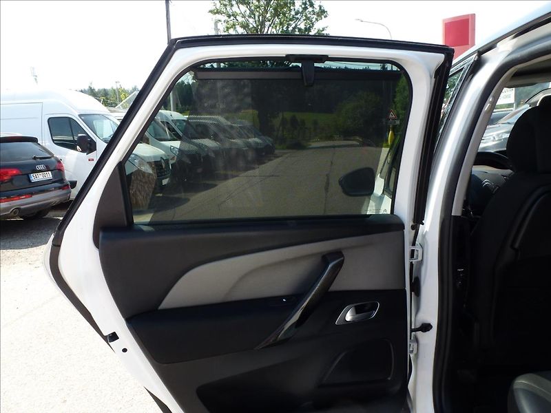 Citroën C4 Picasso 1,2 PureTech 130 S&S MAN6 NAVI - fotka 18 z 56