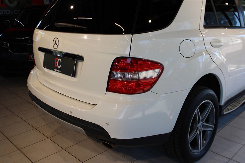 Mercedes-Benz Třídy M 350 4MATIC H&K/Pano  ML - fotka 20 z 23