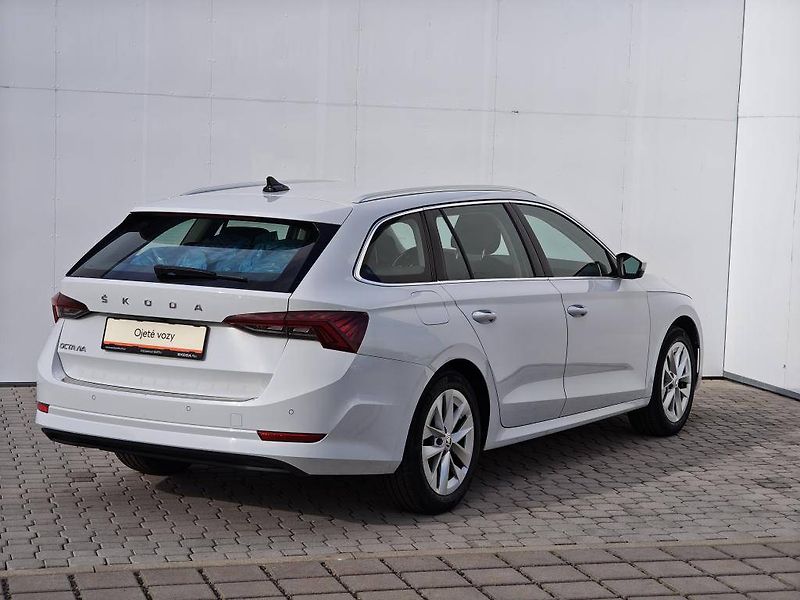 Škoda Octavia Style 1,5 TSI - fotka 2 z 24