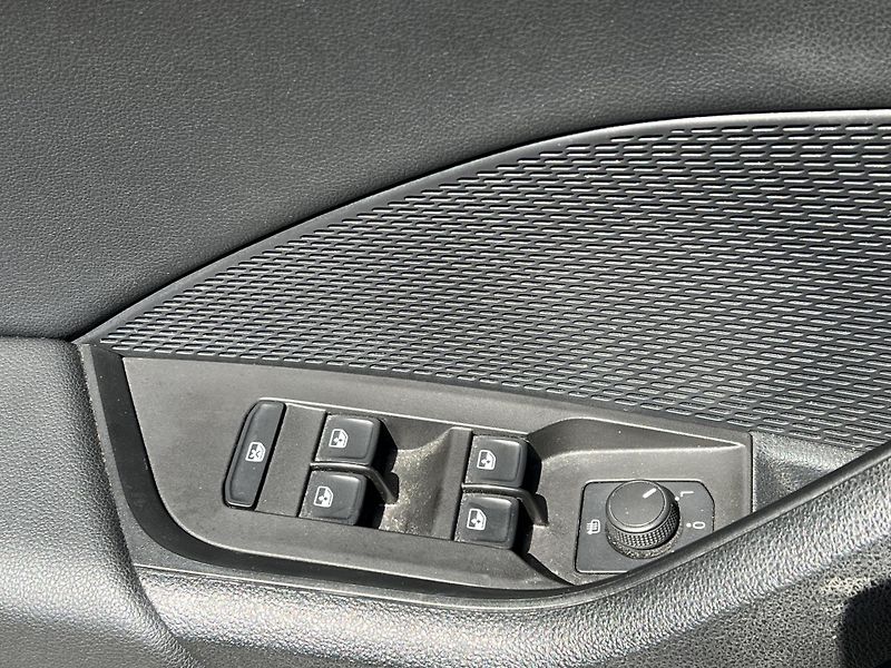 Škoda Octavia (2023) AMBITION 4x4 DSG - fotka 23 z 38