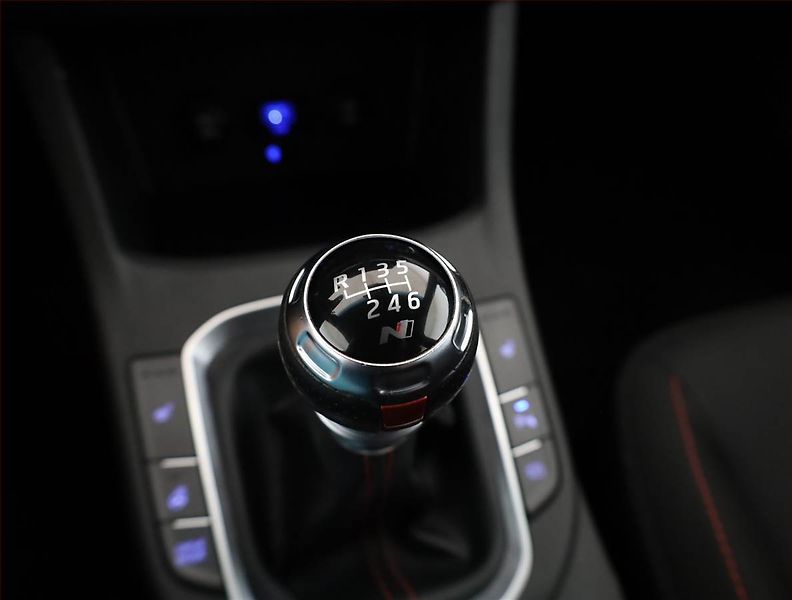 Hyundai i30 (2022) N-Line 1.5 T-GDI MHEV - fotka 18 z 21