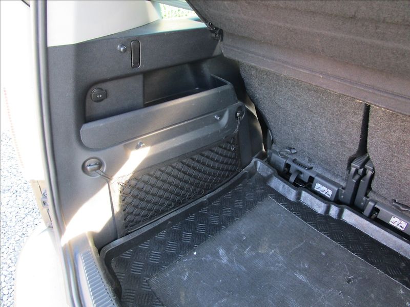 Škoda Roomster 1.4i 16V Ambition, Klima, 2. m - fotka 31 z 36