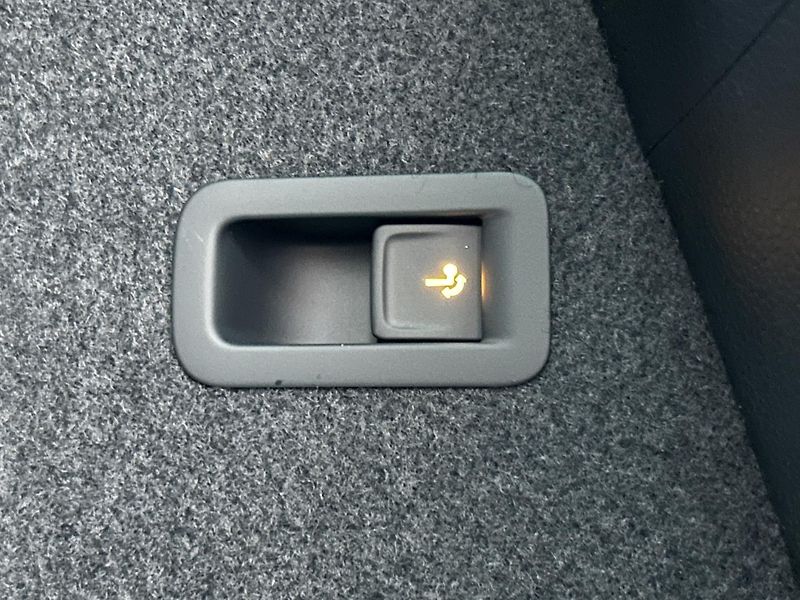 Škoda Karoq 1.5 TSI SportLine - fotka 31 z 31