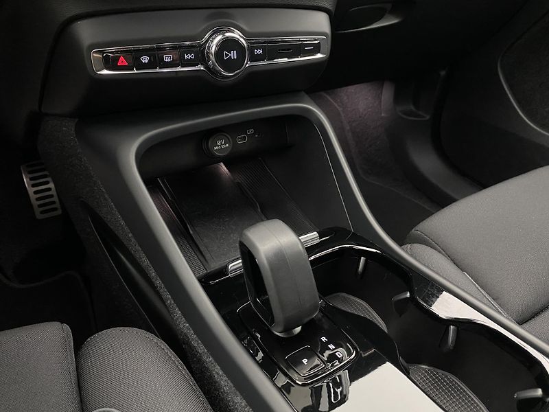 Volvo XC40 PURE ELECTRIC REZERVACE - fotka 26 z 52