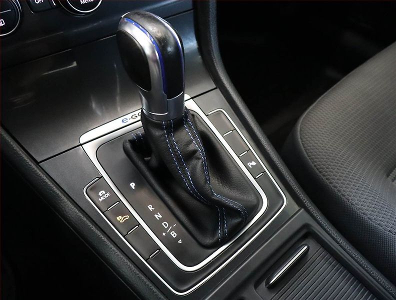 Volkswagen Golf (2018) 32 kWh - 37 Ah, SoH 89% - fotka 13 z 22