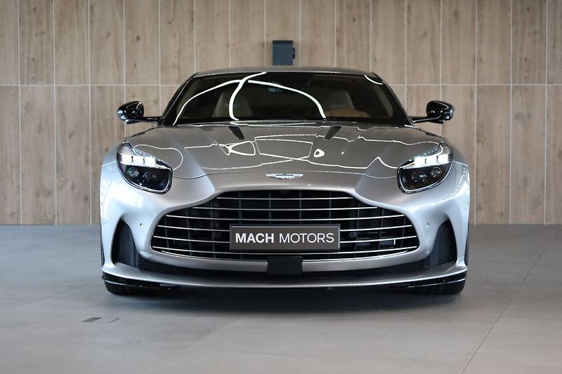 Aston Martin DB12 MY25, V8, 500 kW, Ventilace - fotka 2 z 32