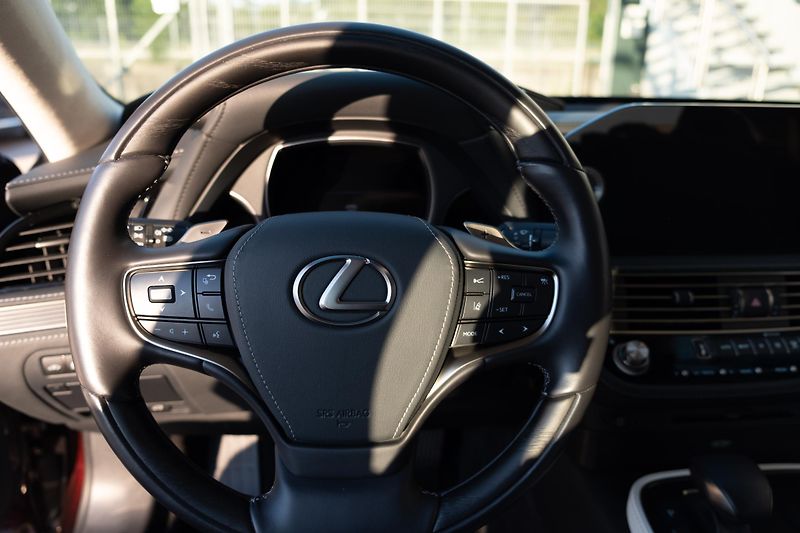 Lexus LS 500h (2022) Prestige, Mark Levinson, LED - fotka 11 z 22