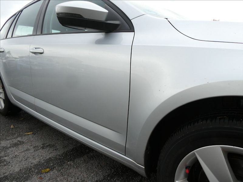 Škoda Octavia 1,4 TSi 110kW DSG, 2x Alu kola - fotka 14 z 42