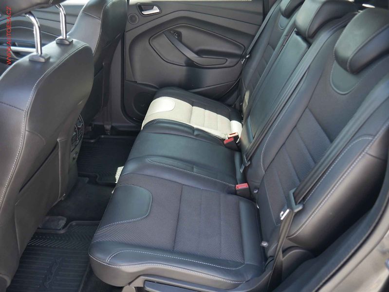 Ford Kuga (2015) 2.0 TDCi 4x4, ČR, AC, xenon - fotka 10 z 20