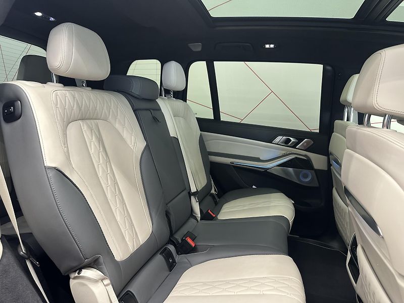 BMW X7 (2023) M60i Imdividual*CZ*DPH*Záruka! - fotka 13 z 24