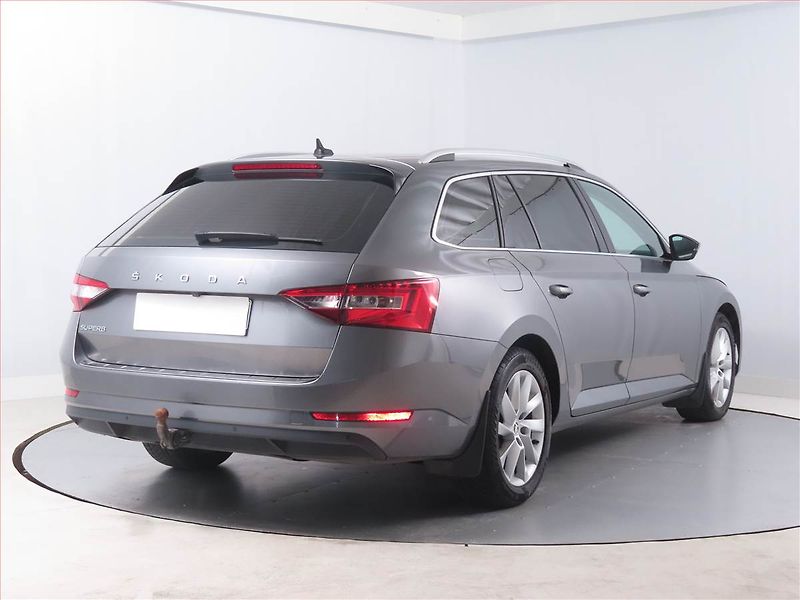 Škoda Superb (2022) Style 2.0 TDI - fotka 5 z 21