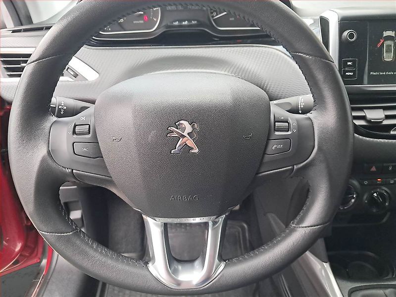 Peugeot 2008 (2019) 1.2 PureTech, Serv.kniha - fotka 17 z 17