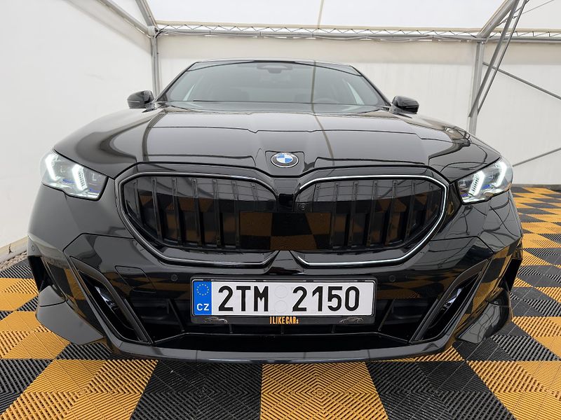 BMW Řada 5 520d*145kw*4x4*DPH*M-Paket* - fotka 3 z 49