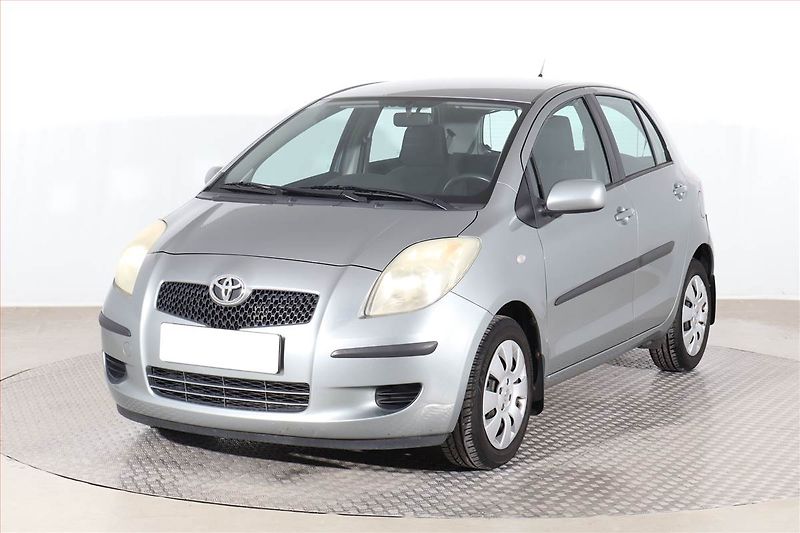 Toyota Yaris (2007) 1.3 VVT-i, Automat - fotka 2 z 17
