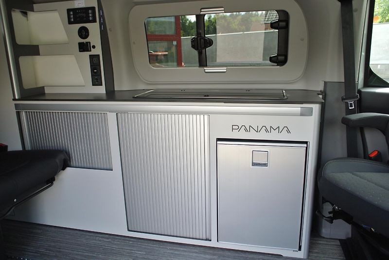 Ostatní (2025) Panama Van 50+  170PS automat  - fotka 7 z 34