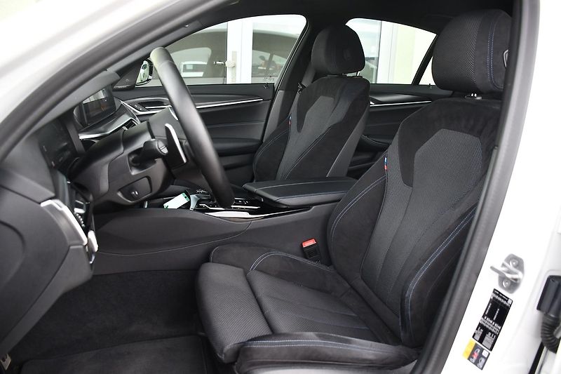 BMW Řada 5 530e PHEV M-SPORT xD HUD 1M ČR - fotka 15 z 39