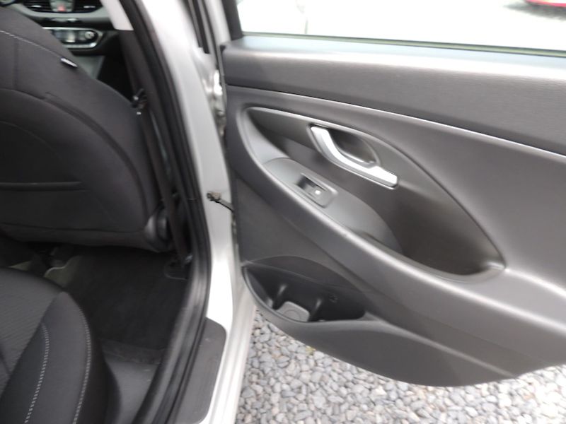 Hyundai i30 (2019) Combi 1.6CRDi,100kw,automat,ČR - fotka 40 z 49