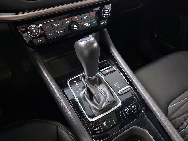 Jeep Compass (2023) 1,3 T PHEV Plug In 240k AT 4xE - fotka 16 z 23