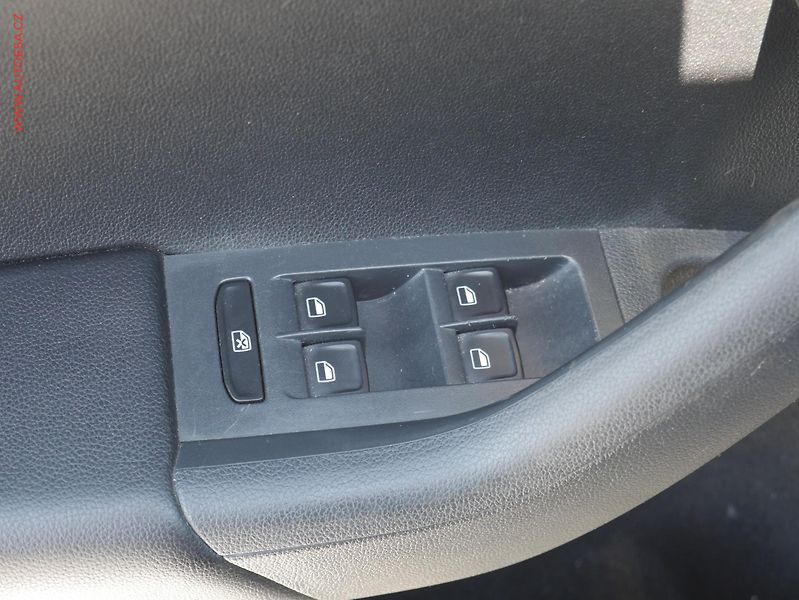 Škoda Octavia (2014) 2.0TDi, DSG, park.asist - fotka 11 z 16