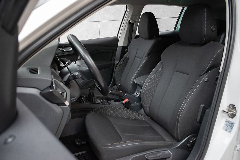 Škoda Scala 1.6 TDI SmartLink+*DPH*ČR 1.M* - fotka 10 z 39