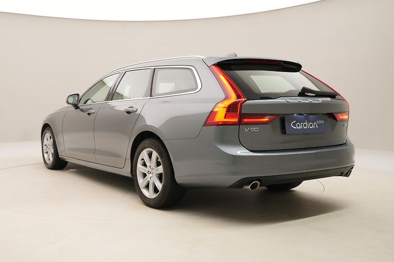 Volvo V90 D4 MOMENTUM AUT - fotka 9 z 48