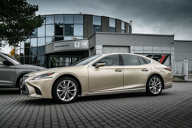 Lexus LS 500 LUXURY H AWD - fotka 28 z 28